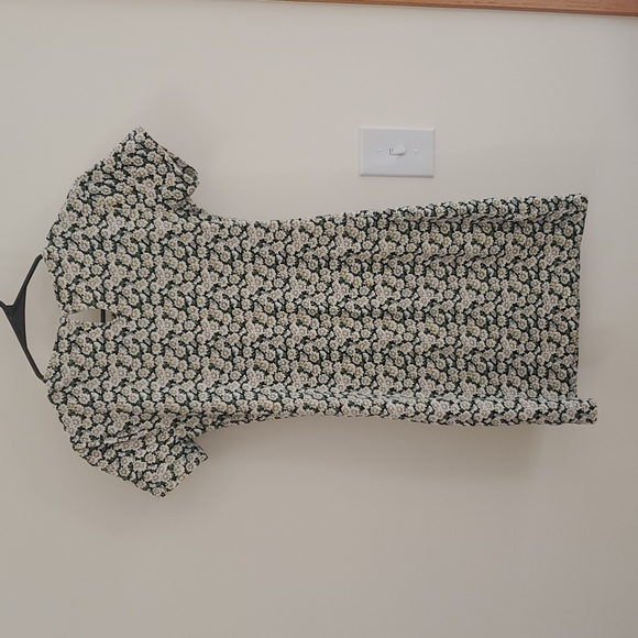 French connection size 6 floral body con dress with keyhole closure at neck - Picture 4 of 6